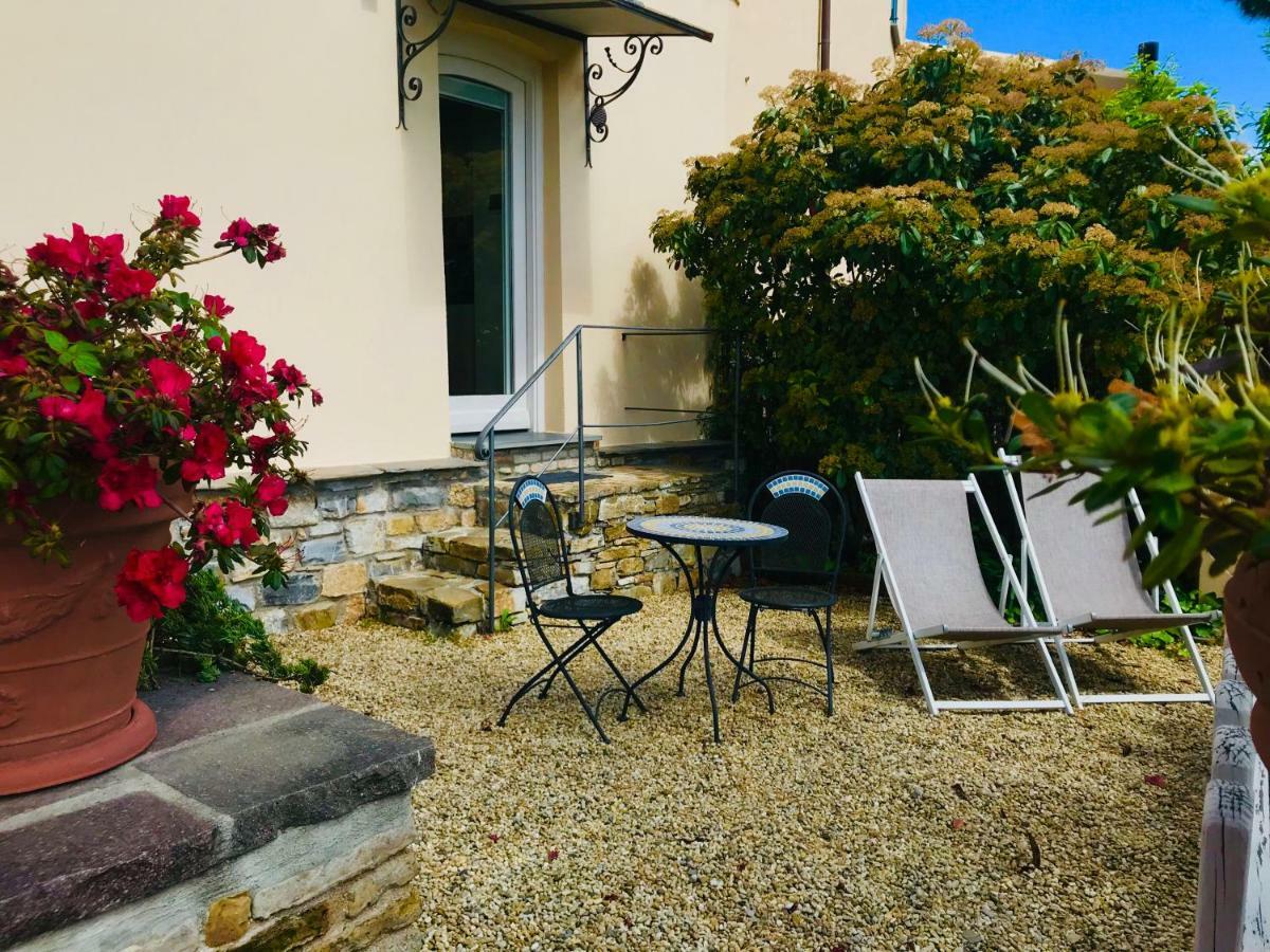 Uliveto Saglietto Agriturismo A Poggi Apartments 因佩里亚 外观 照片