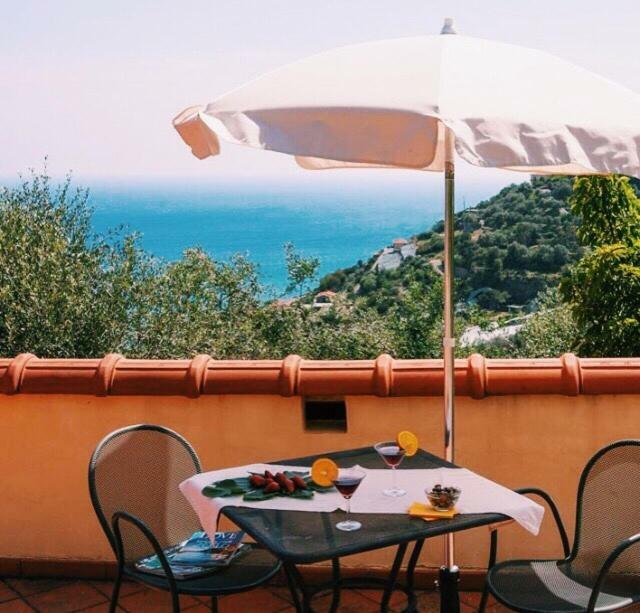 Uliveto Saglietto Agriturismo A Poggi Apartments 因佩里亚 外观 照片