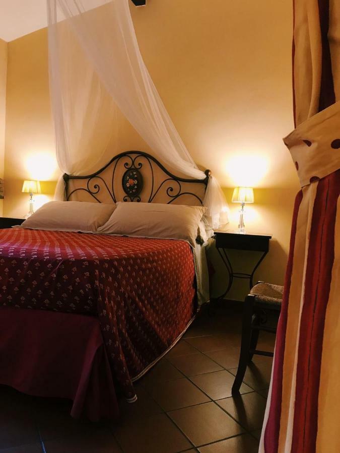 Uliveto Saglietto Agriturismo A Poggi Apartments 因佩里亚 外观 照片